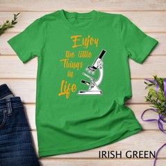 Biologist Microscope Laboratory – Funny Biology Pun Unisex T-shirt
