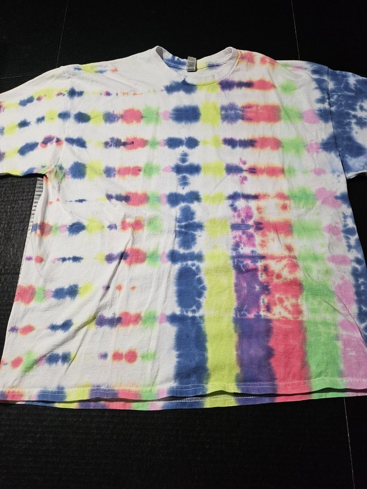 Tie Dyed Crew Neck T-Shirt Gildan Hand Made Unisex Size 2XL Y2K 70’s Multicolor