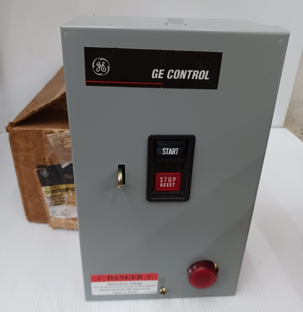 New Ge Size M-0 Manual Motor Starter 2 HP 2 Pole 115/230/277 Vac CR1062R2ABP202R