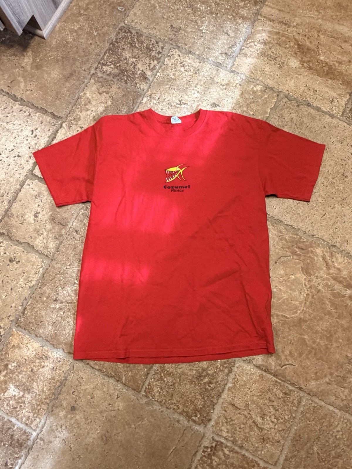 Men’s Size XL Cozumel Mexico Yellow Fish Red Graphic T-Shirt gallery