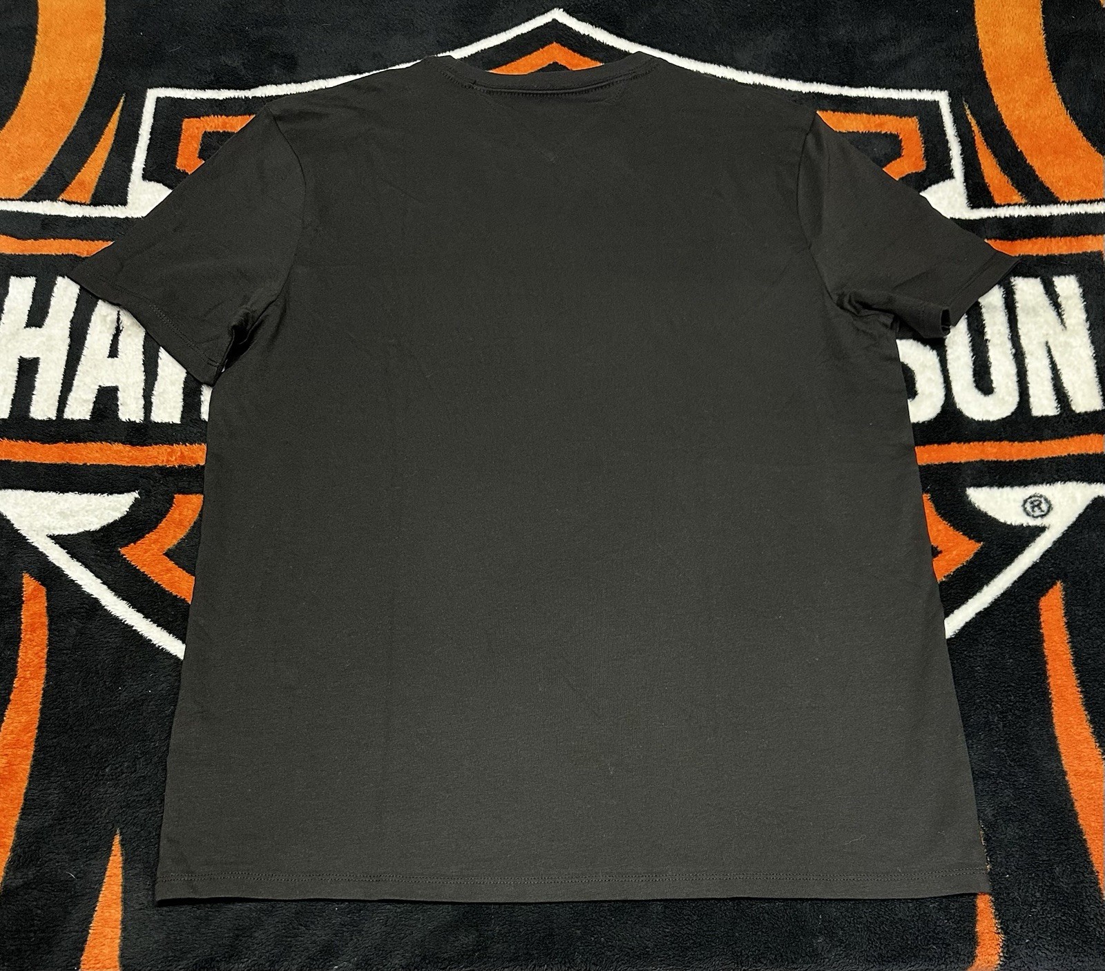 Tommy Hifiger Regular Fit T Shirt Size Mens Medium NEW WITH TAGS (Retail $49.50) gallery