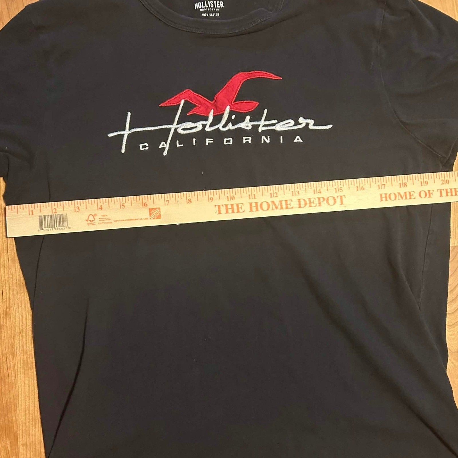 Hollister Mens Graphic T-Shirt Large Black Embroidered Logo Cotton Short Sleeve gallery