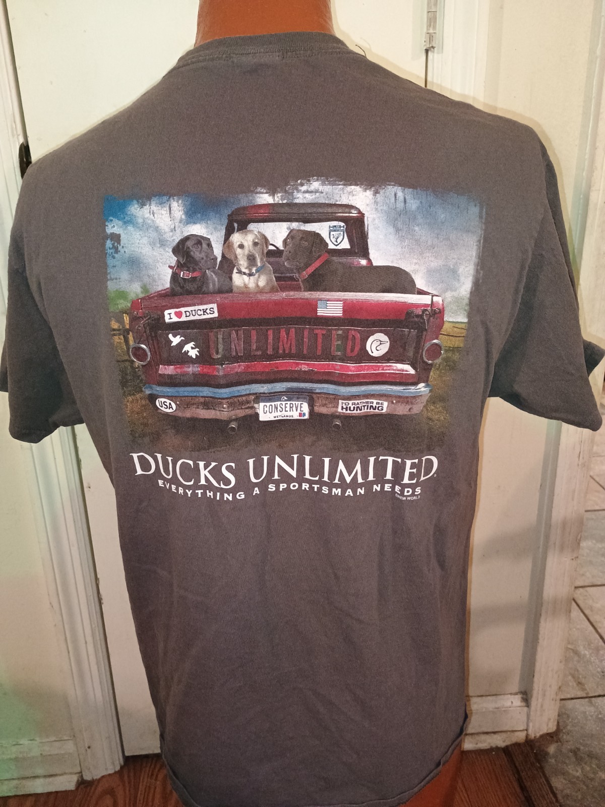 Ducks Unltd. Everything a Sportsman Need Men's Medium Gray Short Sleeve T-Shirt. gallery