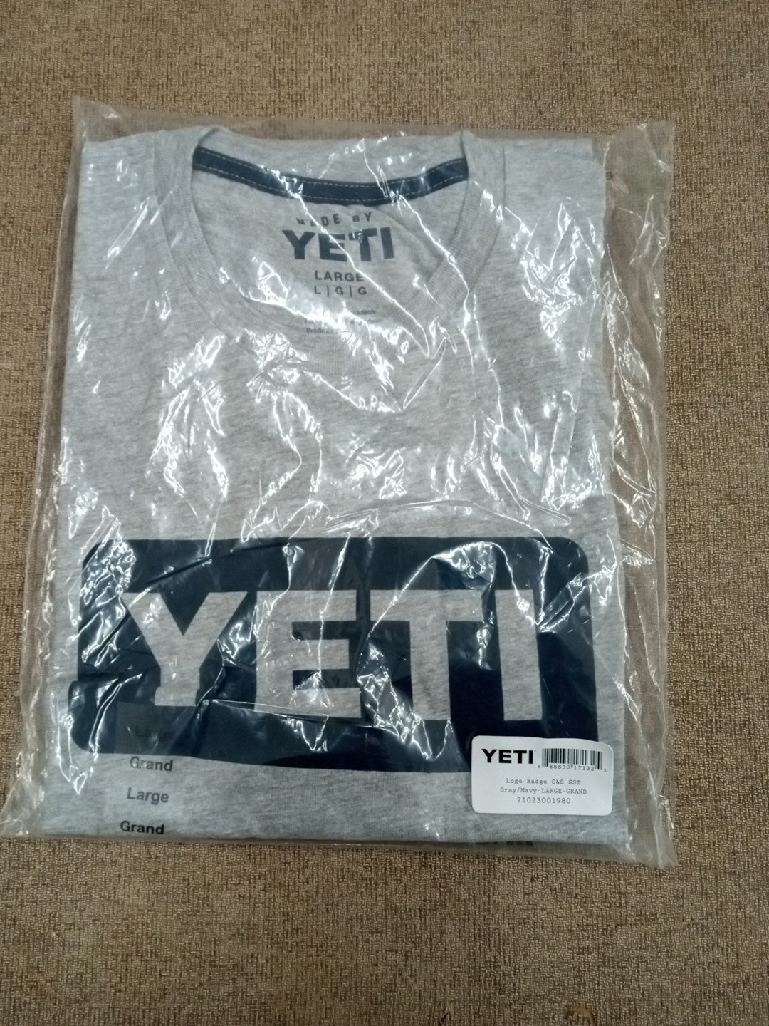 Yeti Short Sleeve T-shirt Size L Gray/Navy New FREE SHIPPING gallery