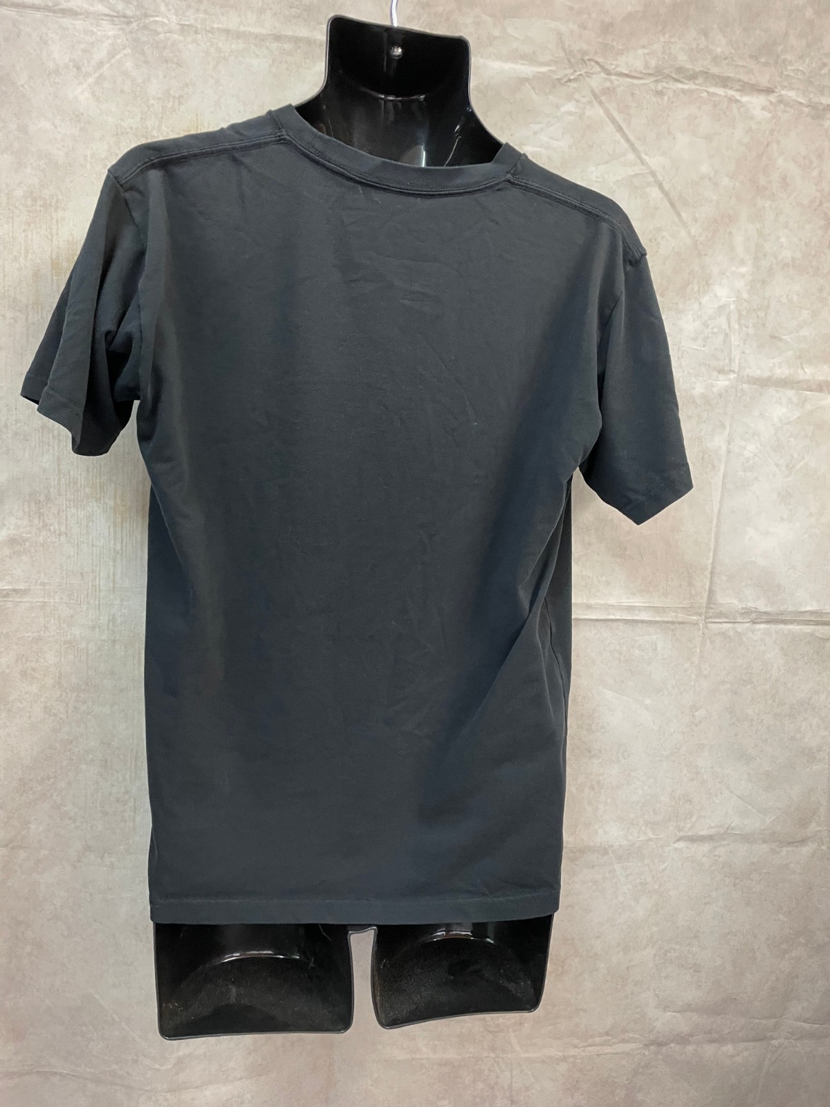Uniqlo Men's Black T-Shirt Short Sleeve Size M gallery