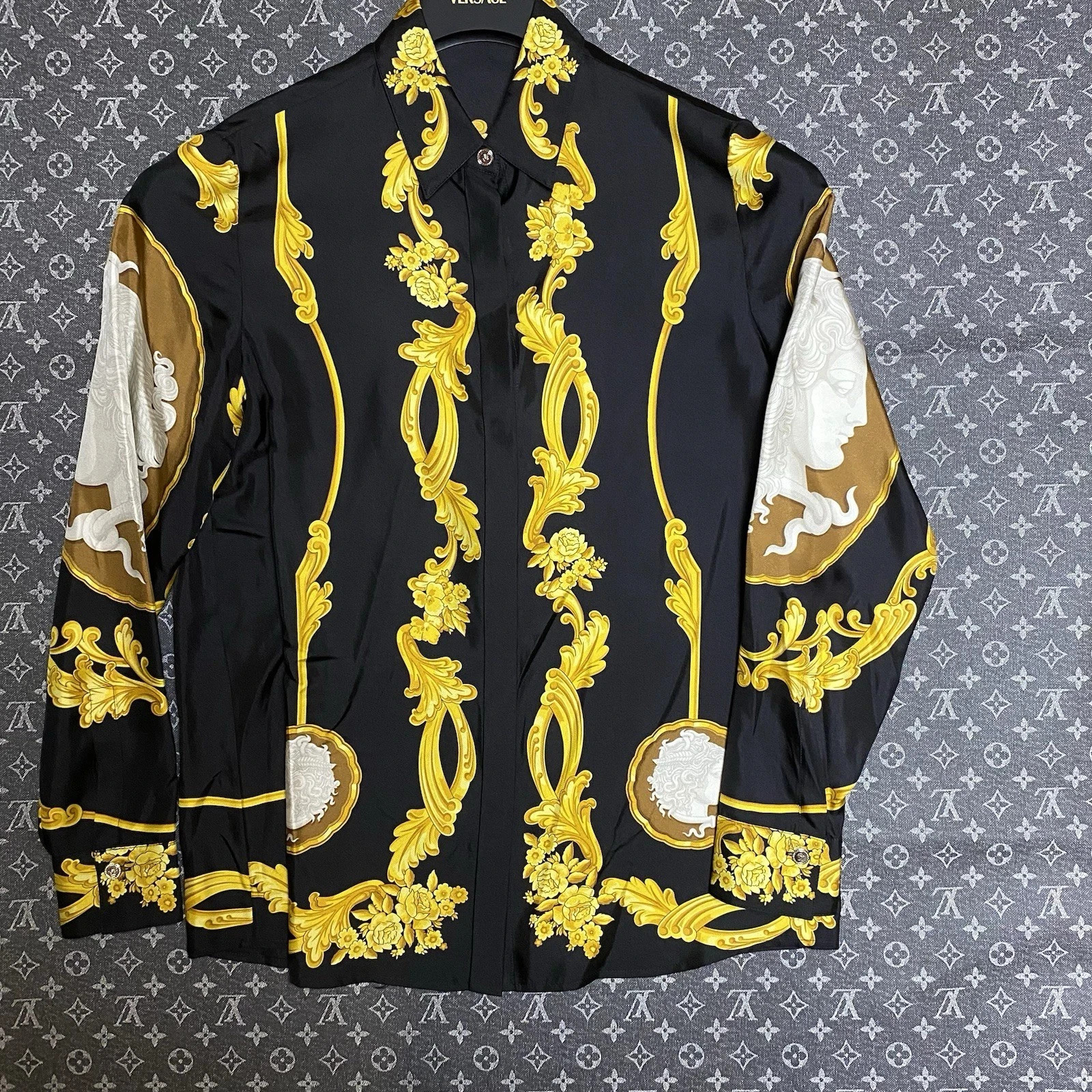 Versace Medusa Cameo silk shirt Size 42-EU NWT Formal Make A Statement gallery