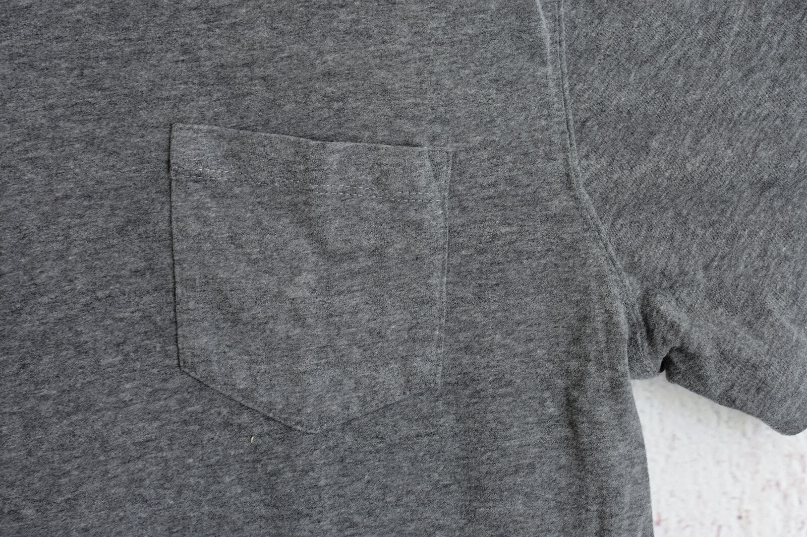 Men's Old Navy Soft-Washed Crewneck T-Shirt Pocket MEDIUM Gray PRE-OWNED gallery