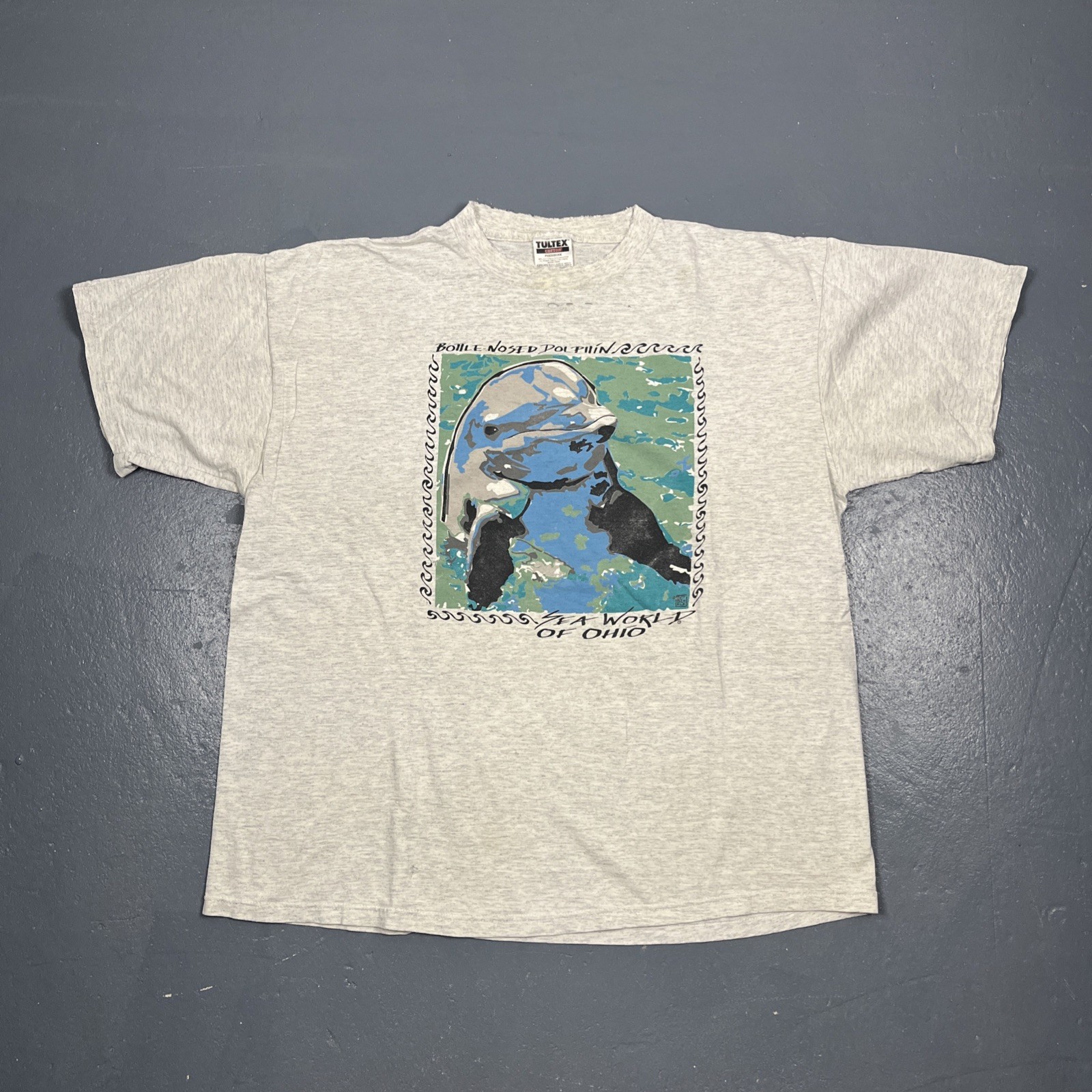 Vintage 90s Bottle Nosed Dolphin Sea World Tshirt Grey 2XL THRASHED VTG Animals