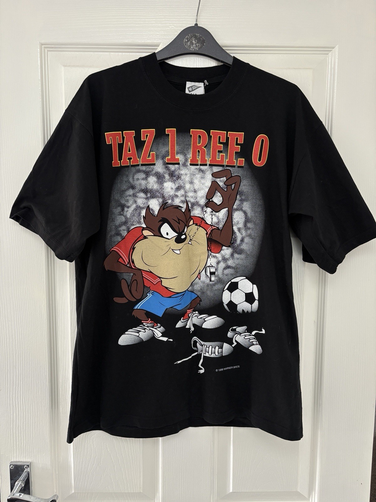 Taz 1 Ref 0 Vintage 1999 T Shirt Looney Tunes Soccer Warner Bros Football M gallery