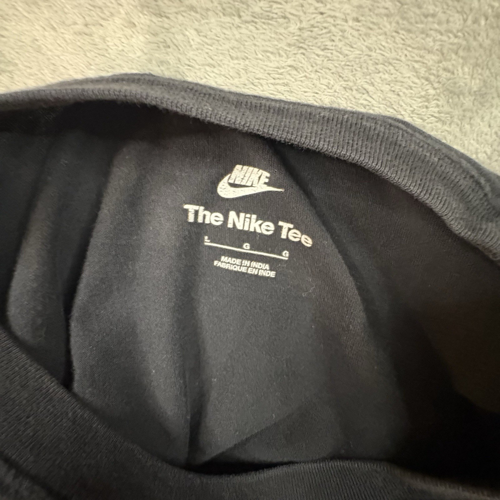 LOT OF 2 Men's L Black & Green Nike T Shirts SEE DESCRIPTION gallery