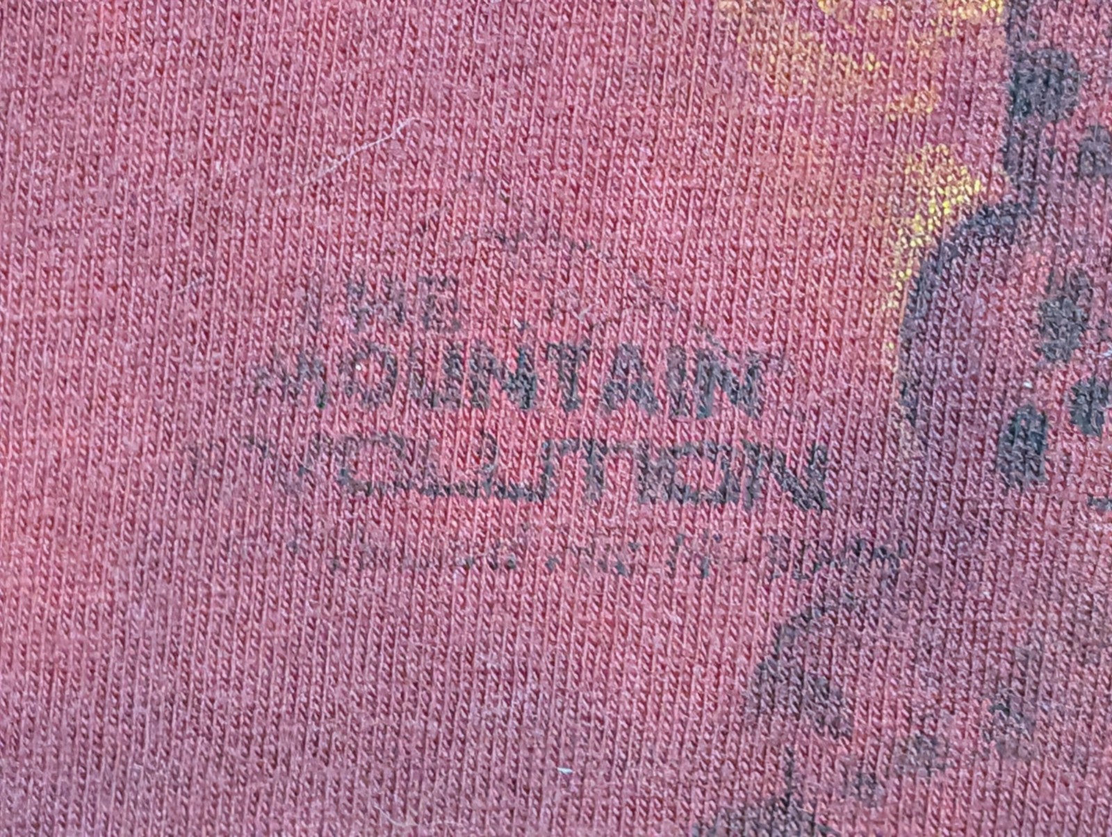 The Mountain Mens T-shirt Red Evolution Red Skull Dragon Retired Logo XL #5267 gallery