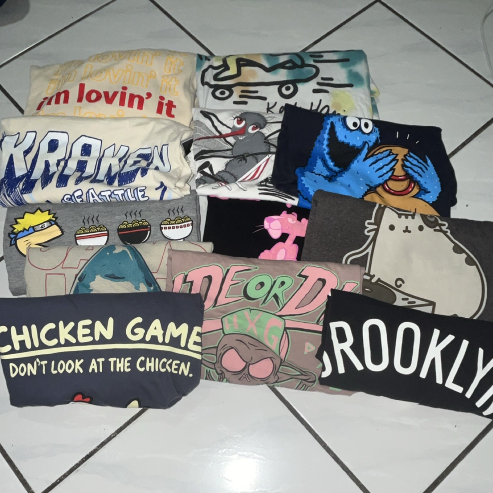 Bundle of 35+ Graphic Tees gallery