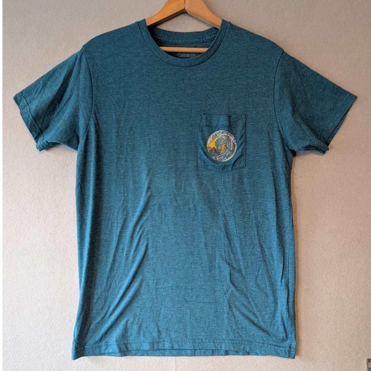 PATAGONIA Men's Teal Pocket T Ocean Mountains Small (Slim Fit) $45 Retail Blue gallery