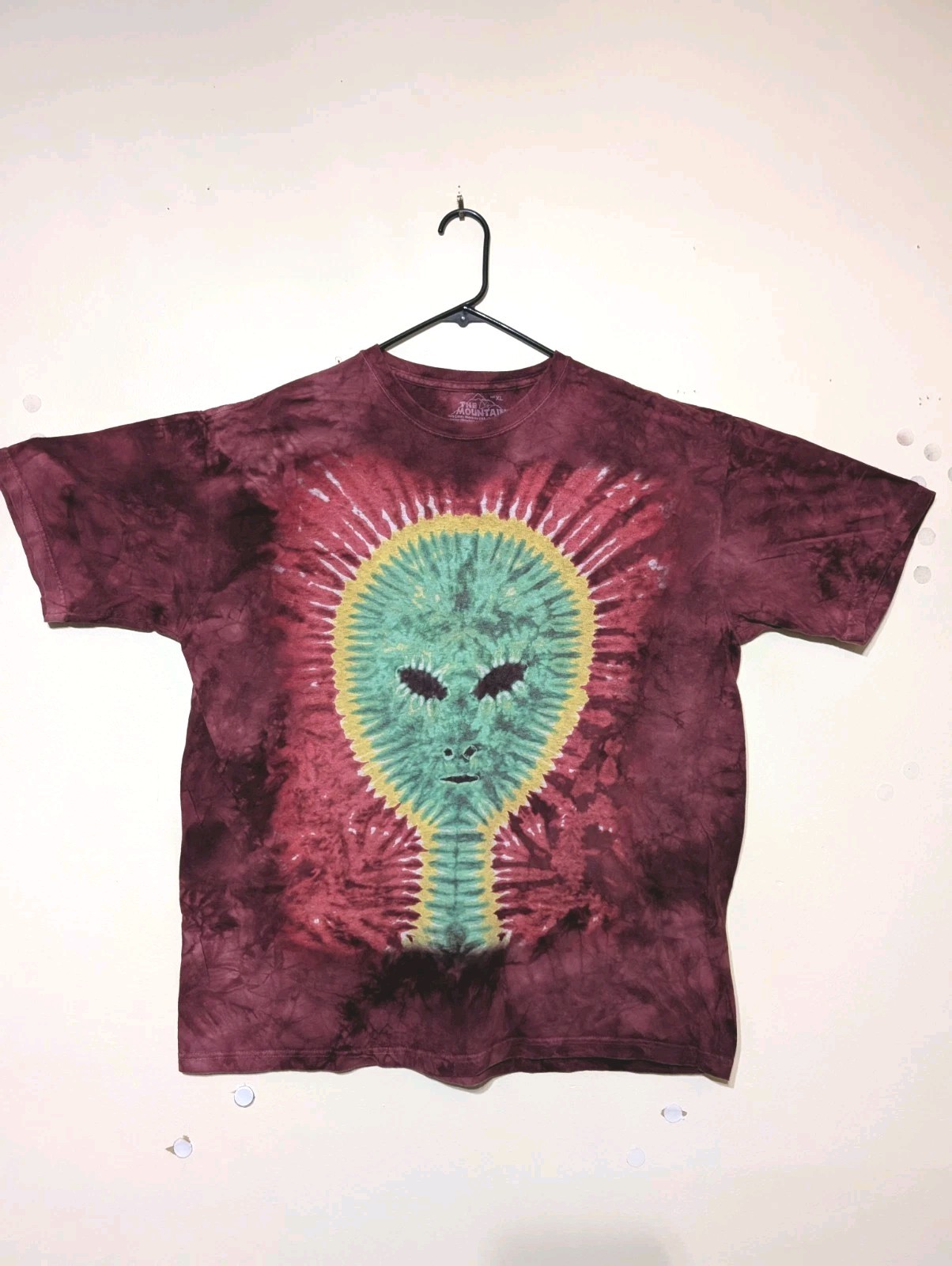 The Mountain Mens T-shirt Red Face Of An Alien Retired Logo XL #3239 Euc gallery