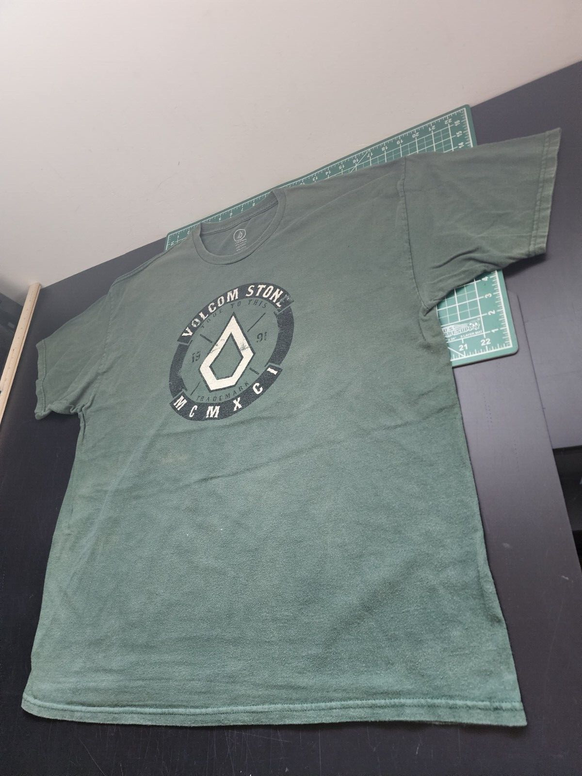 VOLCOM STONE TRUE TO THIS T Shirt Tee MCMXCI Green Men’s size 2XL gallery