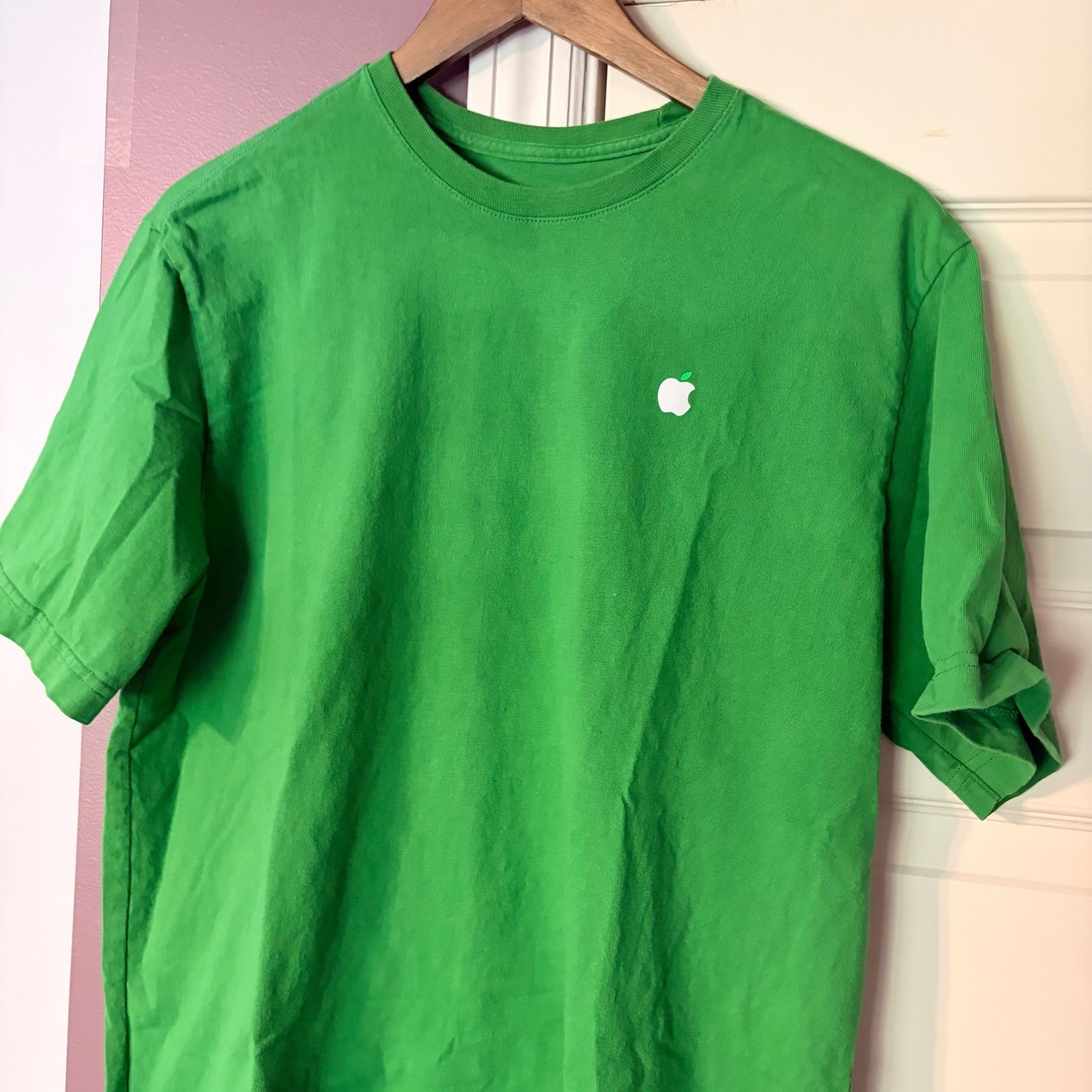 Apple T-Shirt Large Tech Promo Green Short Sleeve Recycled Cotton Logo Tee gallery