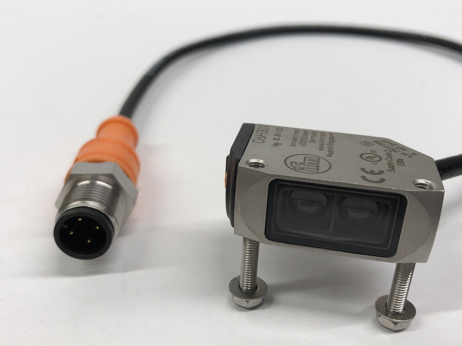 IFM Diffuse Reflection Sensors with Background Suppression – O6H301