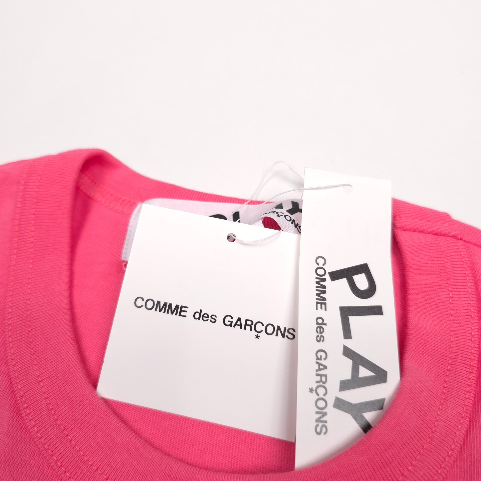 PLAY Comme Des Garcons T-Shirt Mens Small Pink Embroidered Heart Japan AZ-T272 gallery