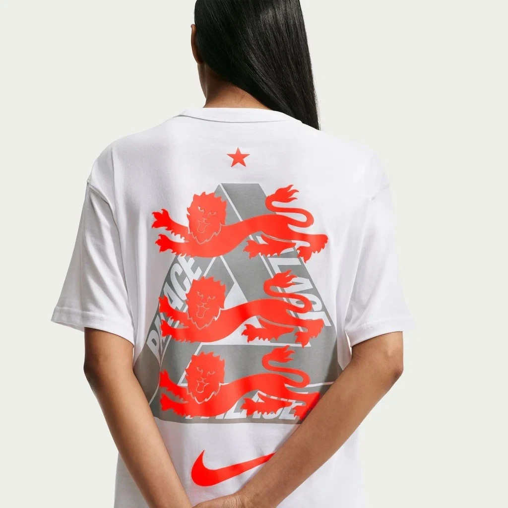 PALACE NIKE ENGLAND T-SHIRTWHITE SIZE L IN HAND gallery