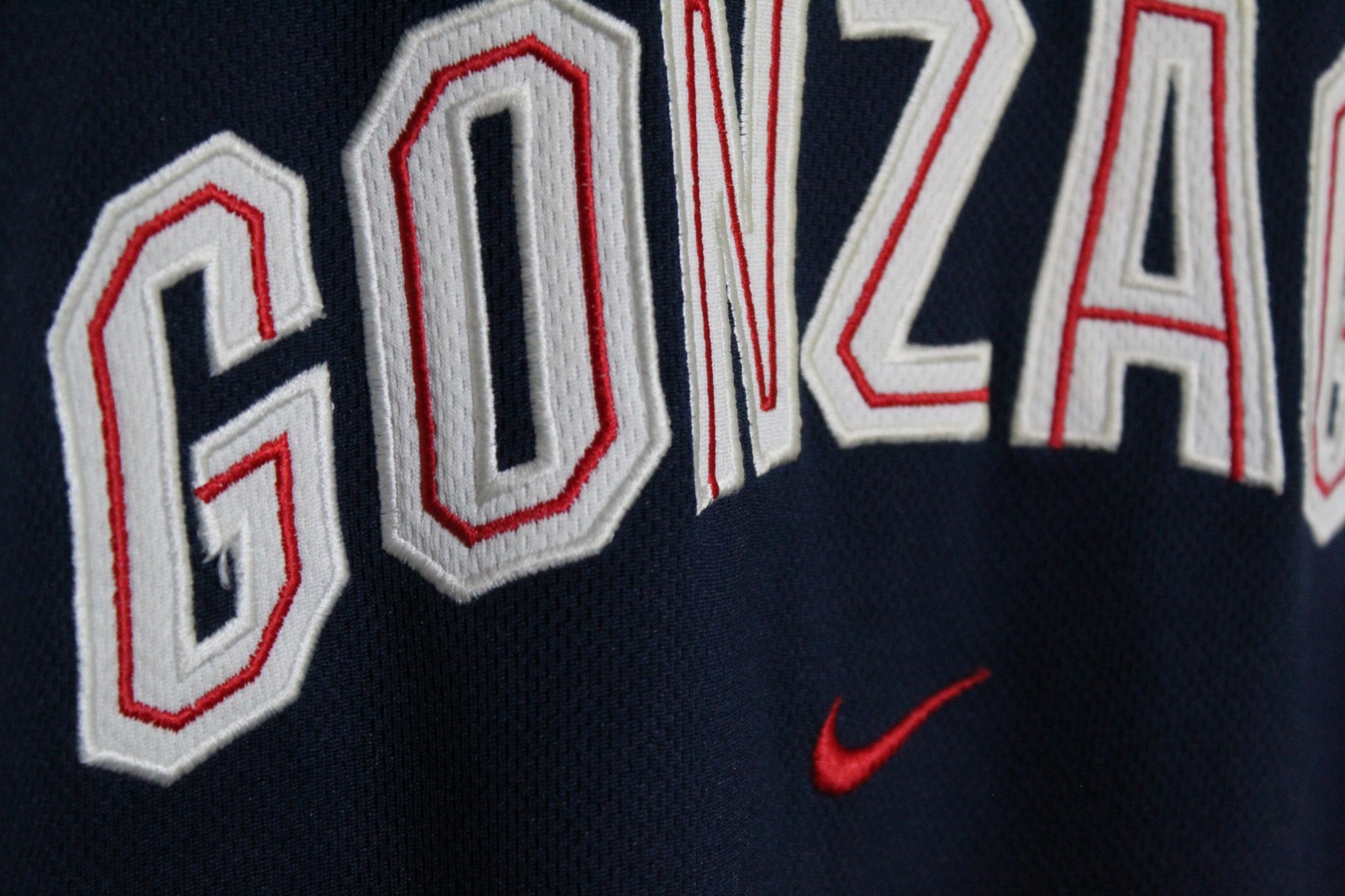Gonzaga Nike Warm-Up T-Shirt Size US Men Medium College Basketball Vintage Y2K gallery