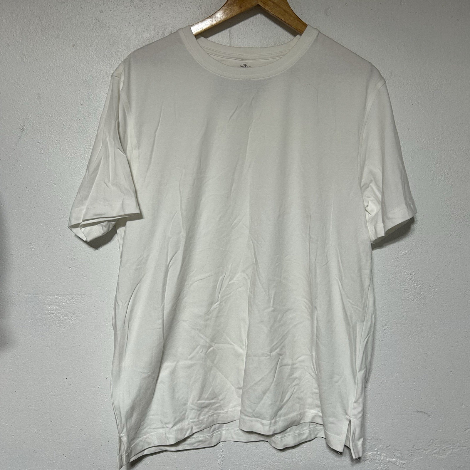 Axis LA Mens White T-Shirt Size Large NWT