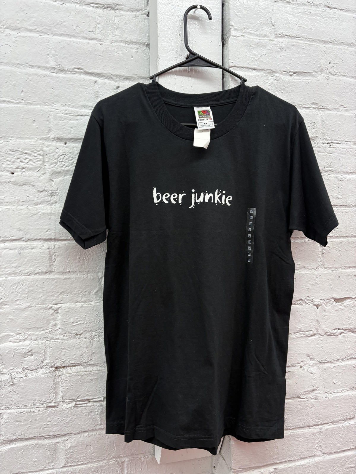 Vintage Beer Junkie Shirt Mens Medium Graphic Tee Funny Novelty Humor Y2K