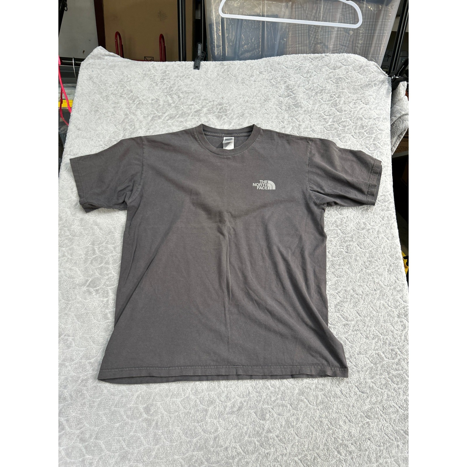 The North Face Mens Gray Box Logo Never Stop Exploring T-Shirt Medium NF0A3R6R gallery