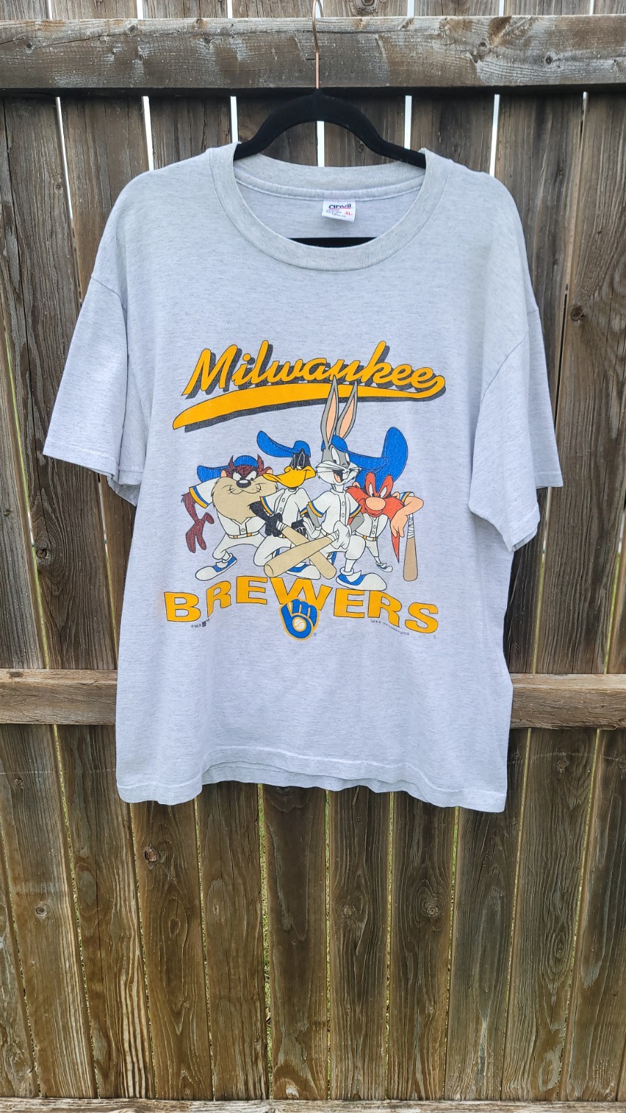 Vintage 1993 Milwaukee Brewers Looney Tunes Baseball Shirt XL Single Stitch gallery
