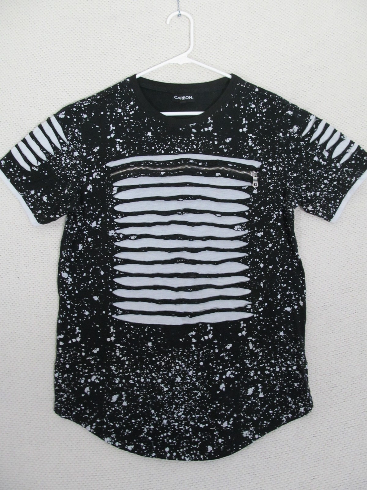 CARBON Mens Large Black Tee – Zipper Chest, Slit Sleeves, Paint Splatter Urban