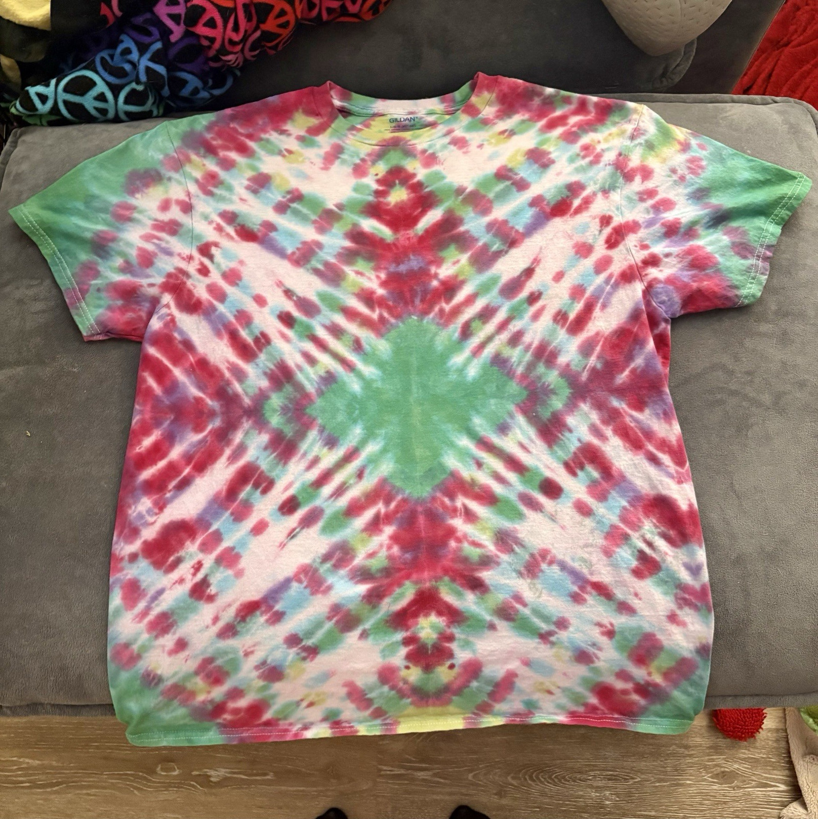 Hand Dyed Gildan Men’s L Cotton Crew Neck Short Sleeve Tie-Dye T-Shirt