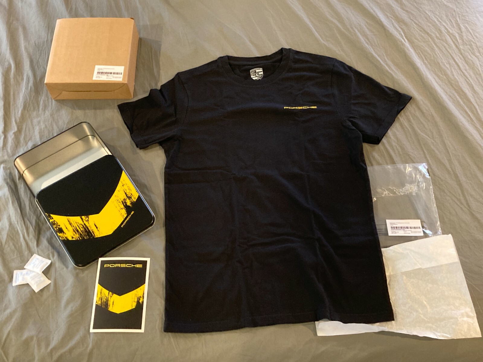 PORSCHE SELECTION'S GT4 CLUBSPORT T-SHIRT W/COLLECTORS TIN NO. 15. ALL SIZES!! gallery