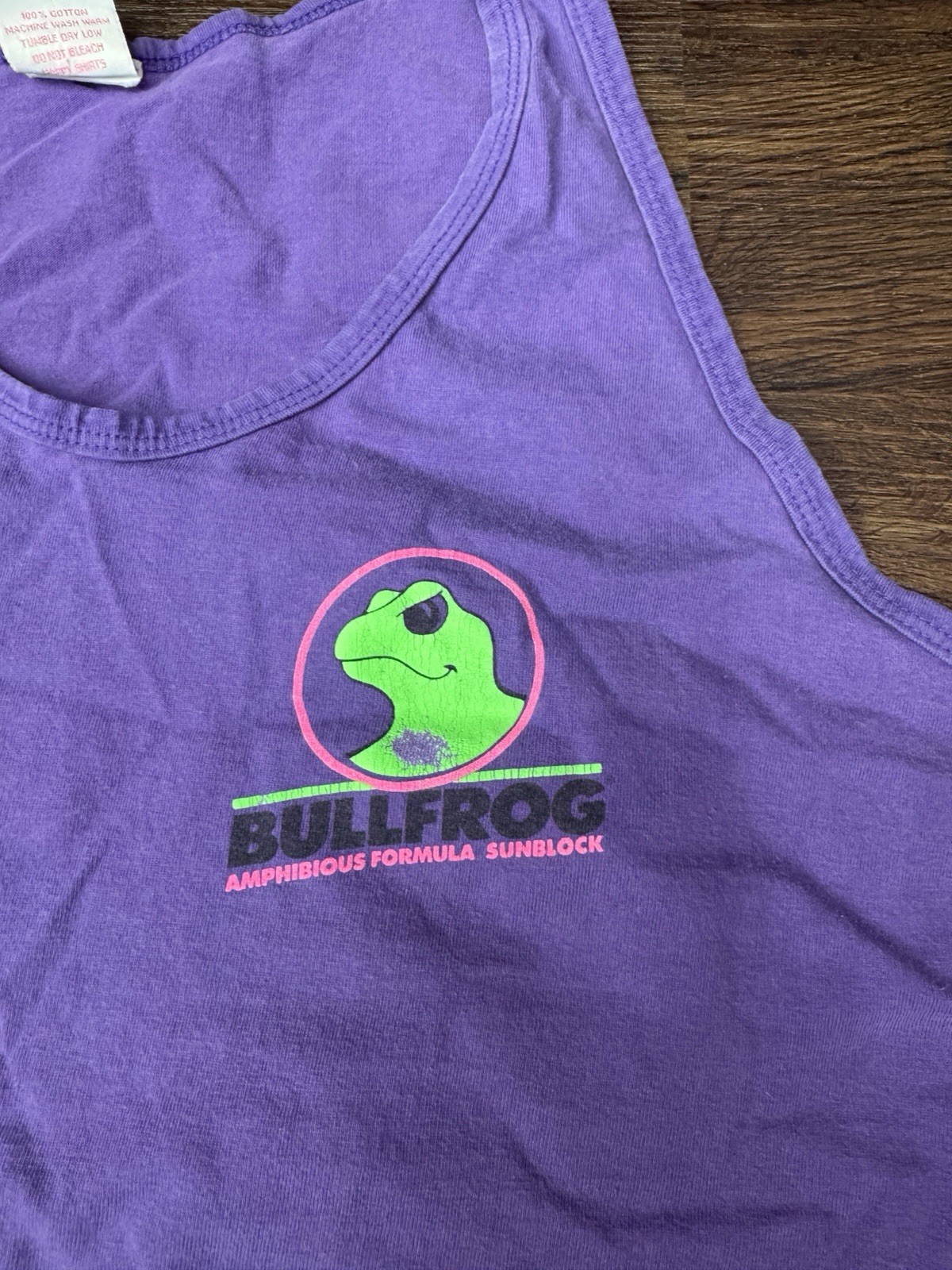 Vtg 90s Bullfrog Amphibious Formula Sunblock Hunt Distressed Tshirt Size XL gallery