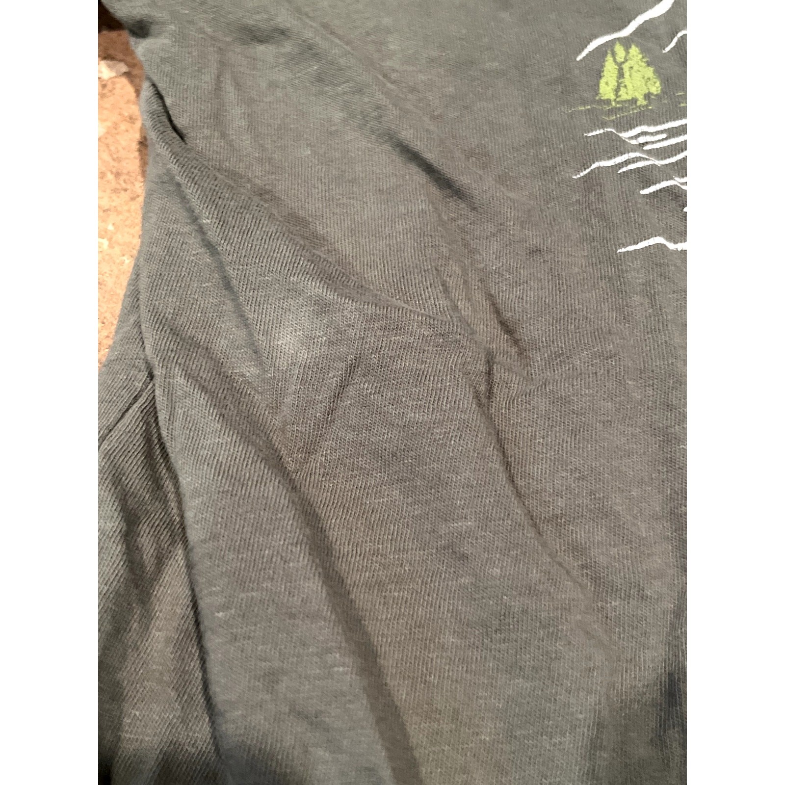 Columbia Green Shirt Medium Hiking Camping Outdoor Tee Casual Graphic Logo gallery