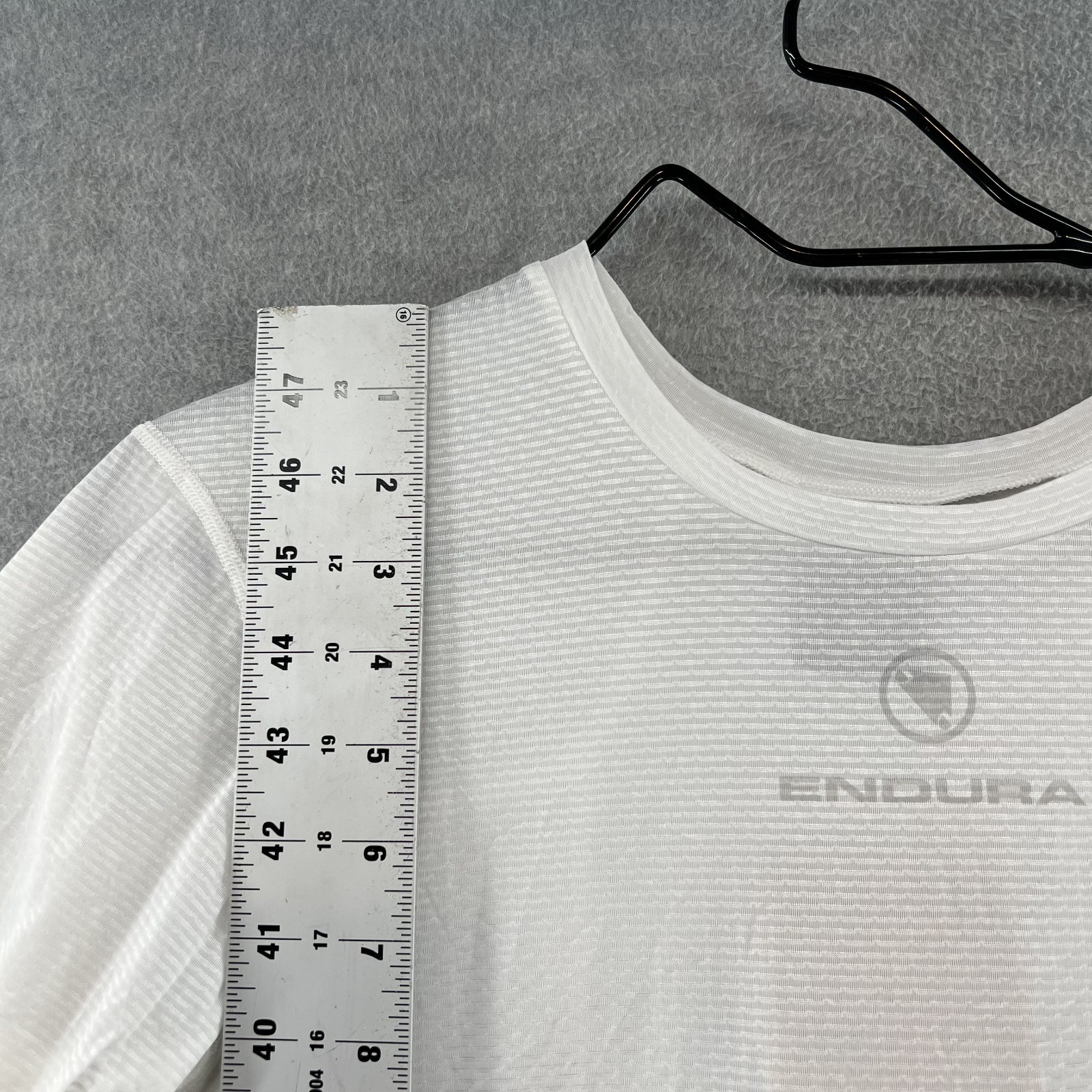 ENDURA White Short Sleeve Cycling Translite S/S Baselayer Shirt Mens Large NWT gallery