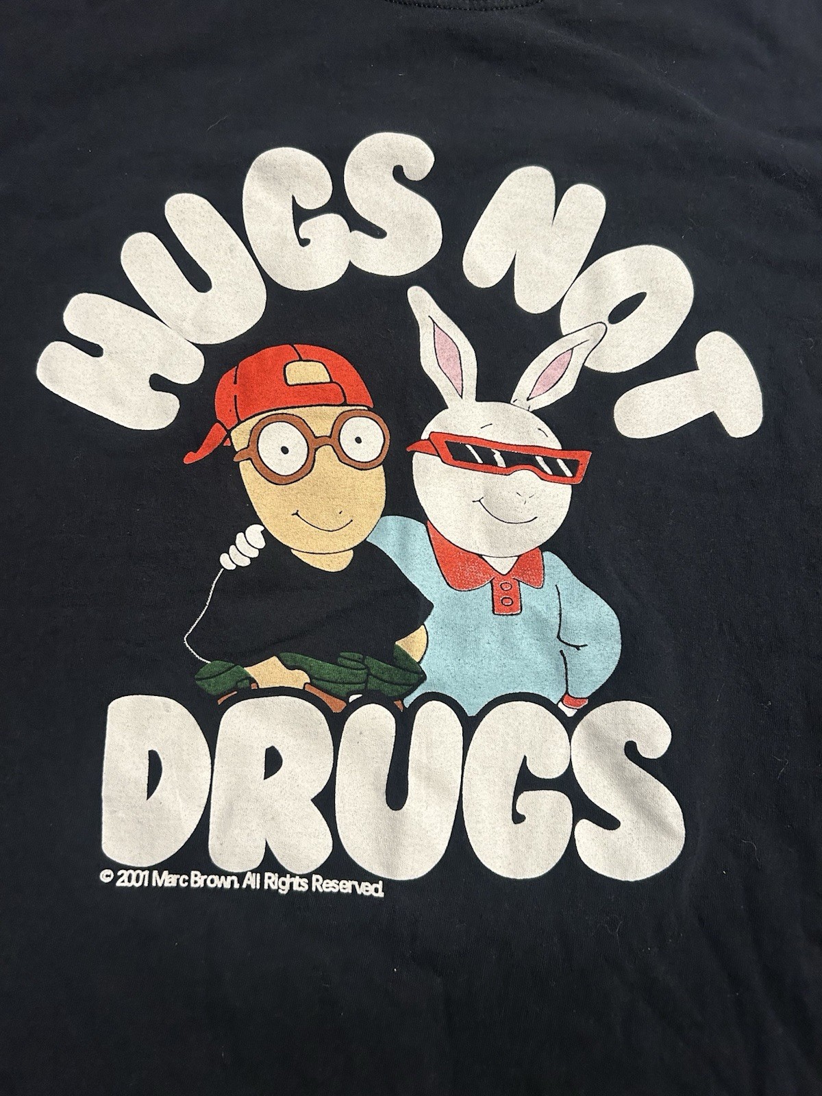Vintage Arthur T-shirt Size Medium PBS Cartoon Hugs Not Drugs Y2K gallery