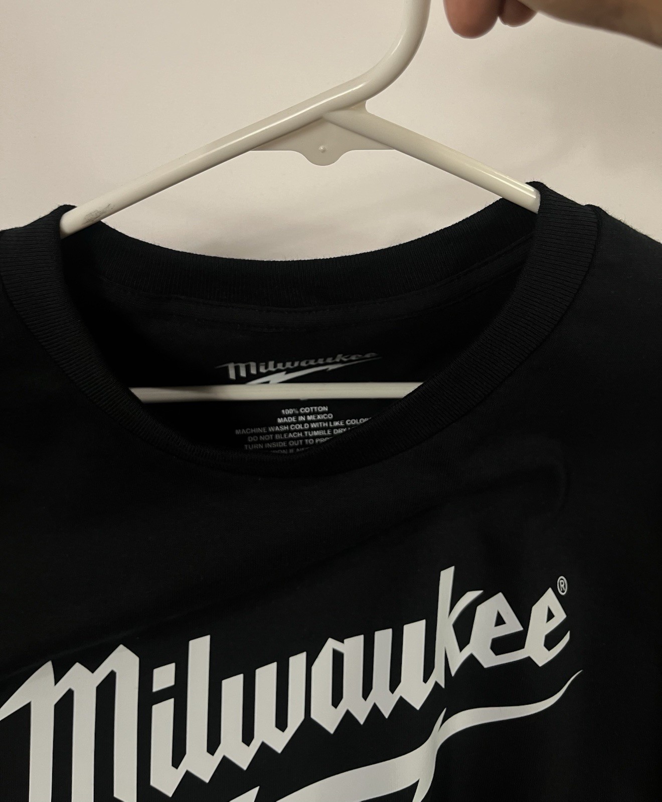 Milwaukee Black T-Shirt (New Condition) M18 Battery Heavy Duty Power Tools Tee gallery