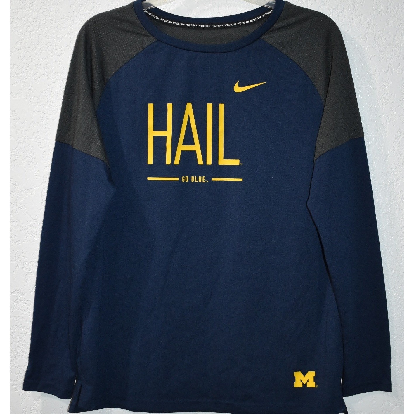 Nike Dri-FIT Michigan Wolverines Hail Go Blue Long Sleeve Shirt Mens Medium Navy