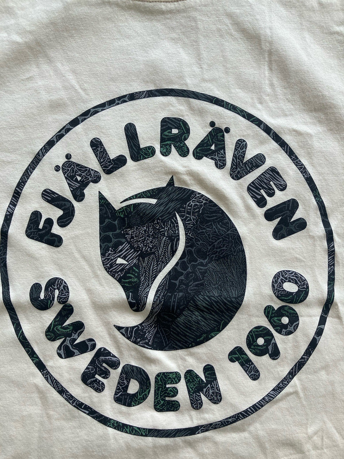 Fjallraven T Shirt Mens Small Fox Logo Cotton Outdoors Hiking gallery