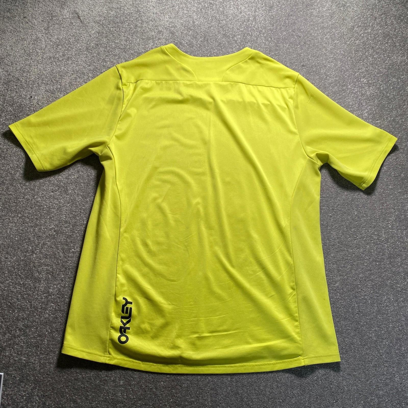 Oakley T-Shirt Men's XL Yellow Hydrolix Performance Fit Made in Romania gallery