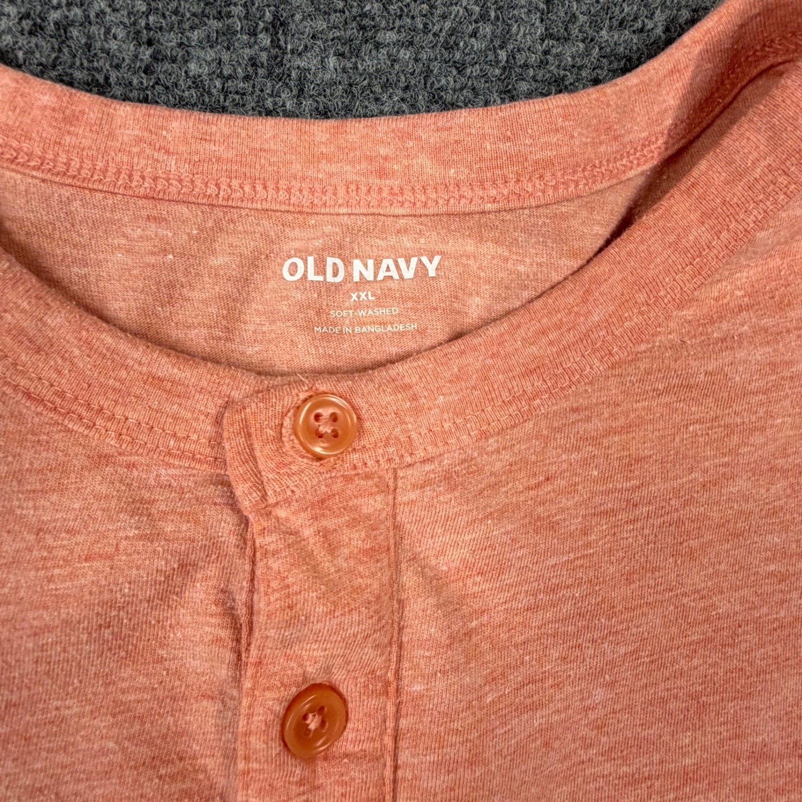 Old Navy Mens XXL Soft-Washed Henley T-Shirt Short Sleeve Coral Pink Heathered gallery