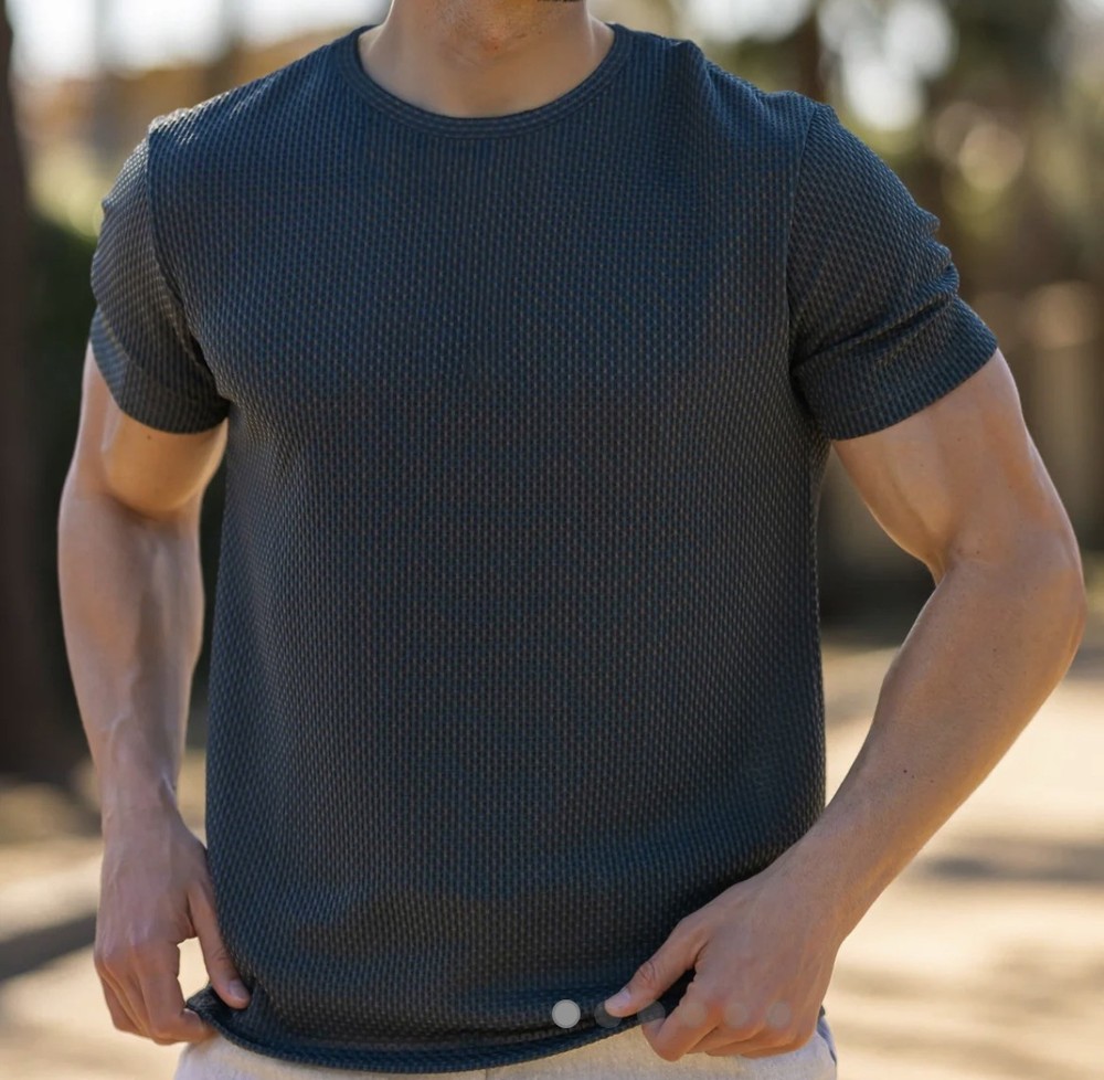 Men’s Full Size Textured T-Shirt Size Medium color Forest Green