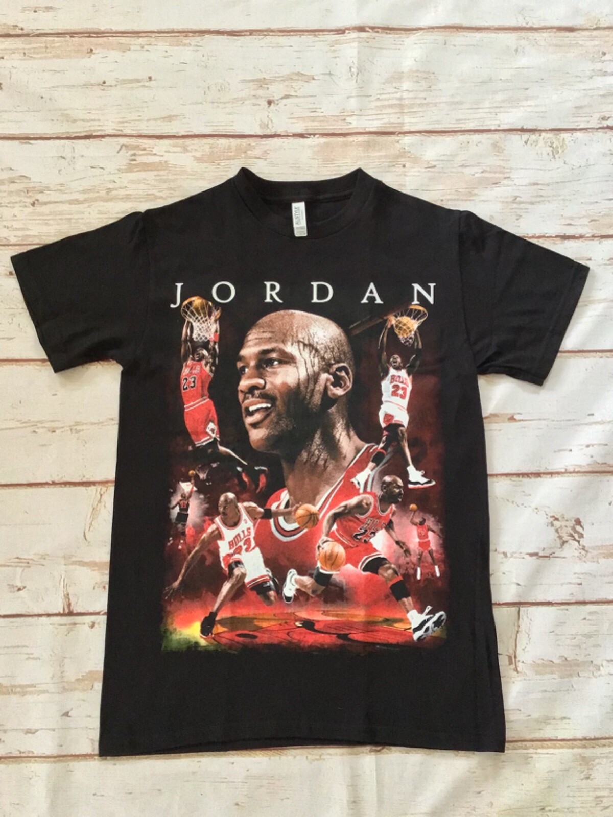 NEW- MICHAEL JORDAN - T-SHIRT gallery