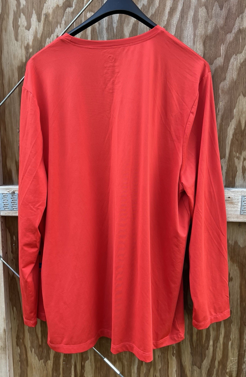 Hurley Set Of Men's Long Sleeve Stretch UPF Shirt XXL One Blue One Red NWOT❗️ gallery