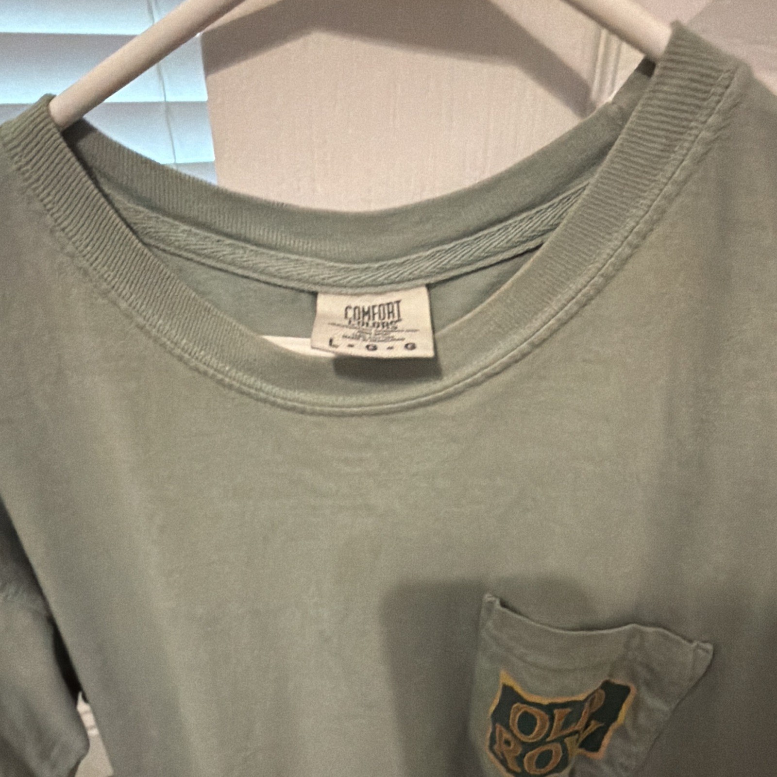 Old Row Men's Green Graphic Logo Pocket T-Shirt Crew Neck Size L gallery