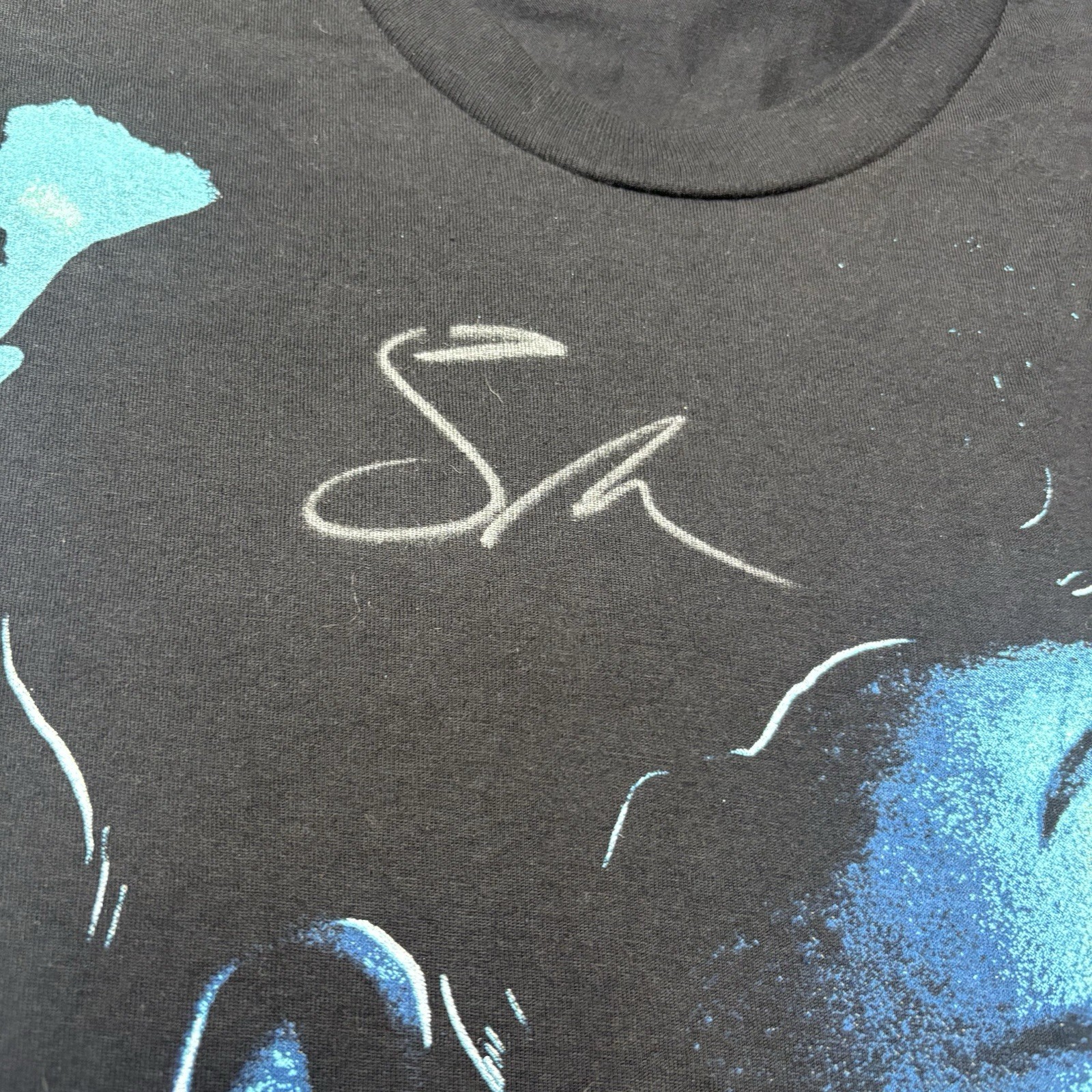 Signed Shawn Mendes Illuminate World Tour M Black Double-Sided Shirt gallery