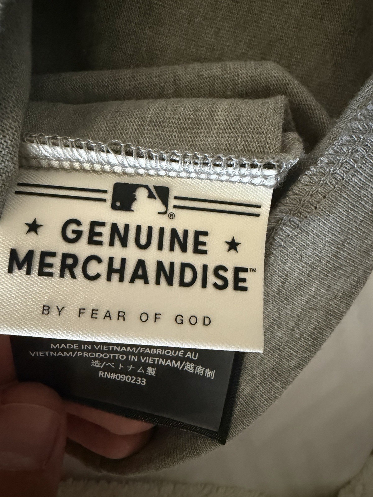 NEW Fear of God Essentials Men’s Gray Los Angeles Dodgers Logo Tee Crew Neck M gallery
