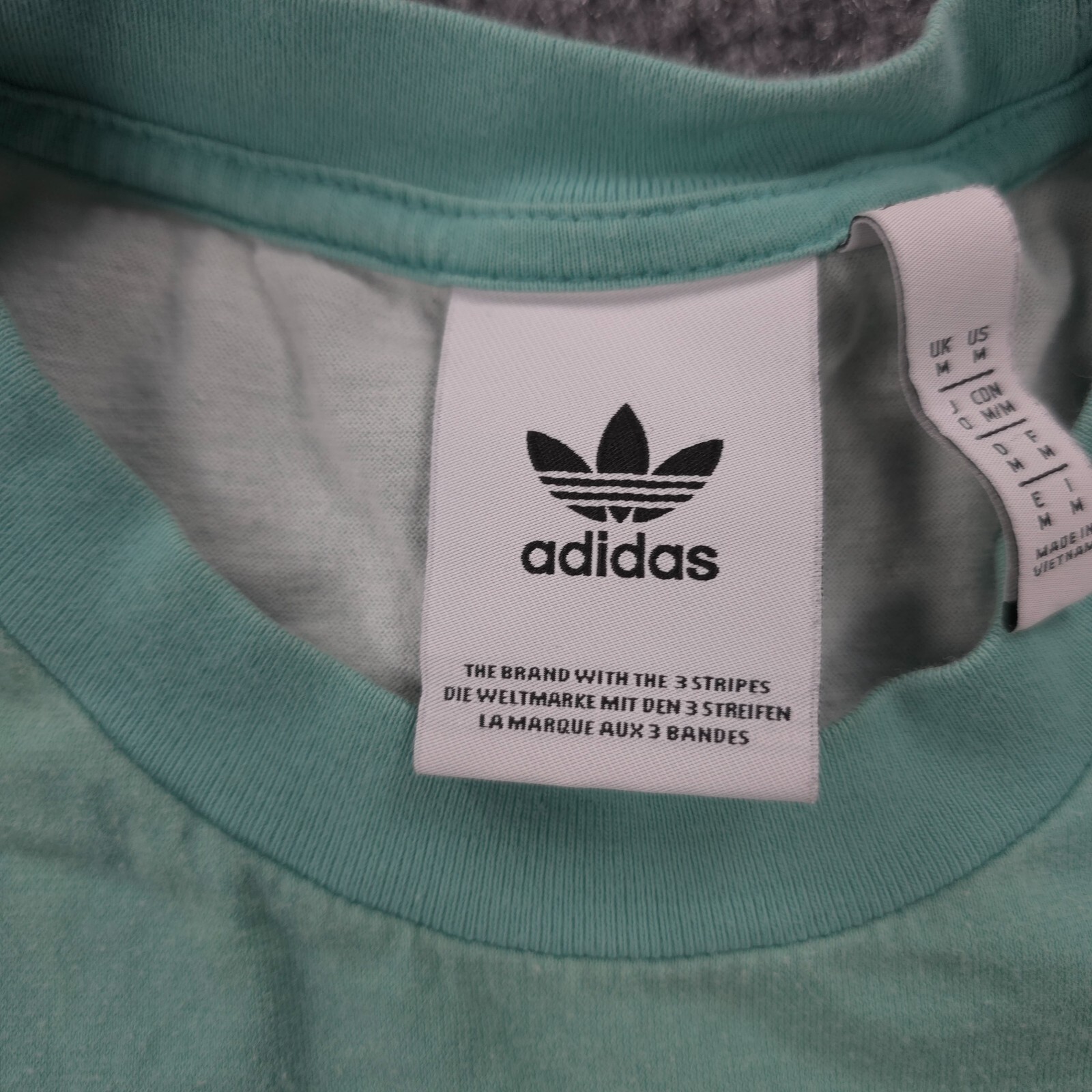 Adidas Shirt Mens Medium Green Sticker Bomb Graphic Logo Casual Sports Run Gym gallery