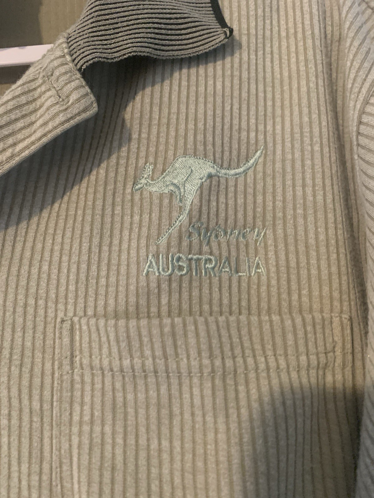 Australia Kangaroo Logo Men’s Polo Sport Shirt Size Medium gallery