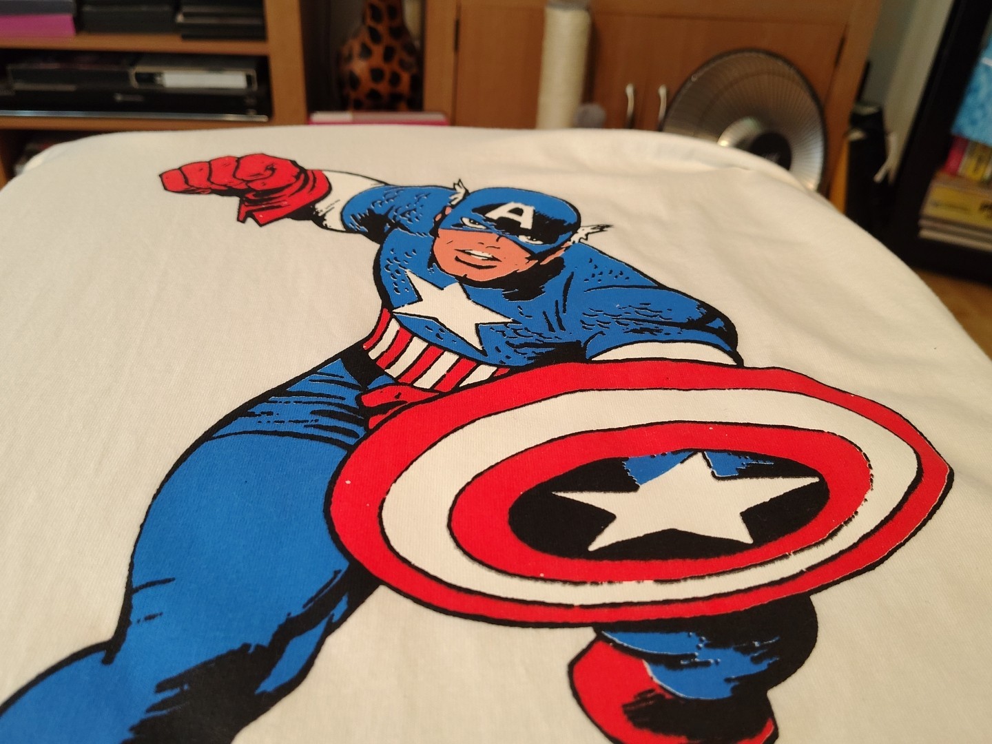 Captain America White T shirt 2XLT New And Never Used Large W/Long Length Marvel gallery