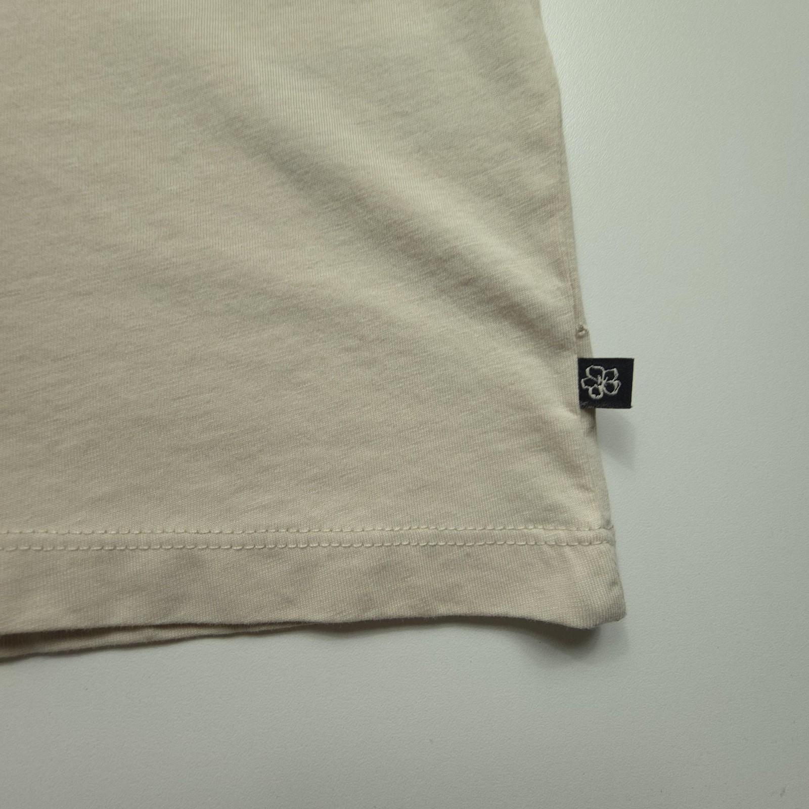 Ted Baker Mens Shirt Medium Beige Logo Graphic Tee Cotton Casual Gym Crewneck M gallery